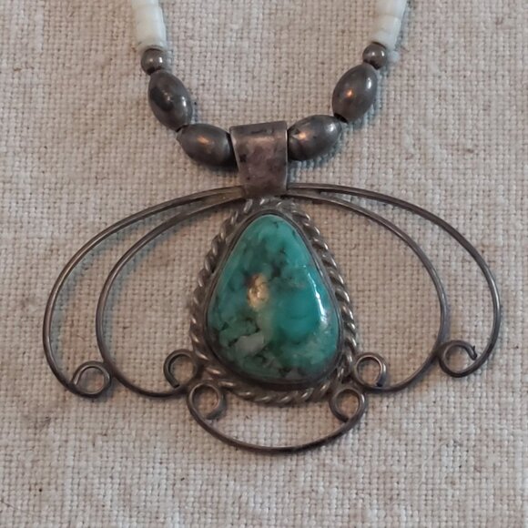 Jewelry - Vintage Turquoise Silver and shell bead necklace